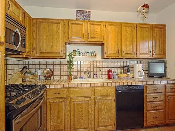 5th image of 8463 Utica Dr