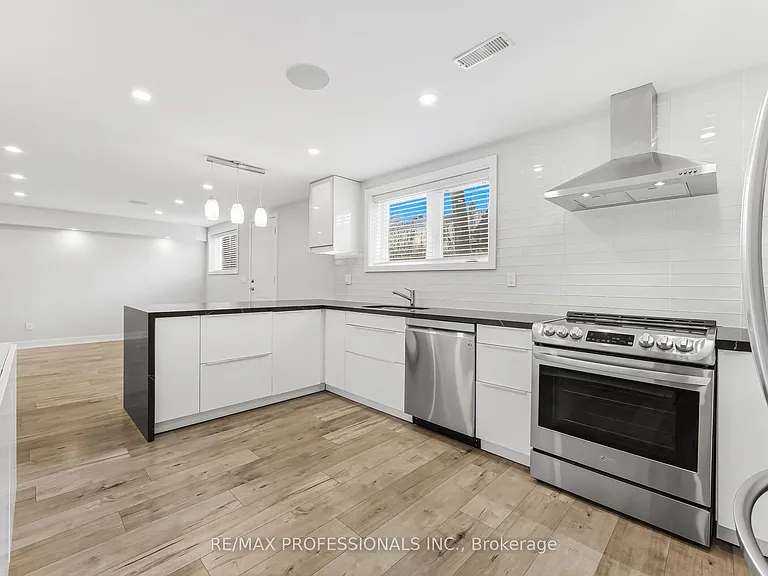 10 Boxwood Rd — Photo 12