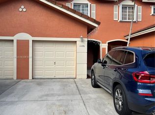 1106 NW 100th Ave, Pembroke Pines, FL 33024