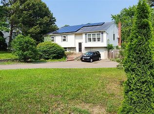 663 N Dunton Ave, East Patchogue, NY 11772