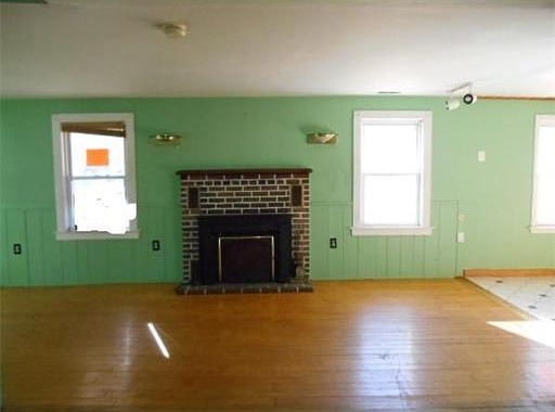 3rd image of 31 Park Ave W