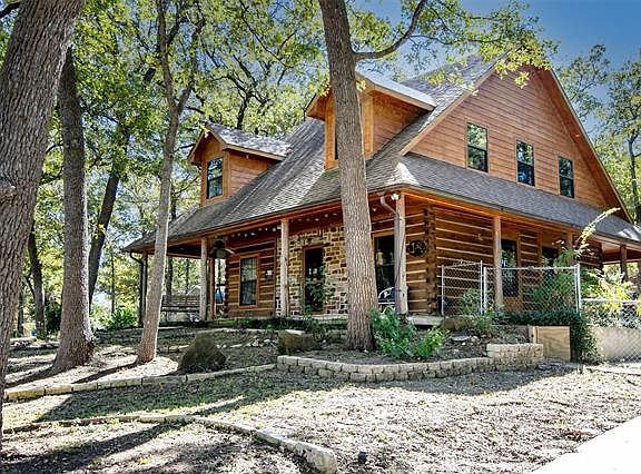 3rd image of 146 Lakeside Ln