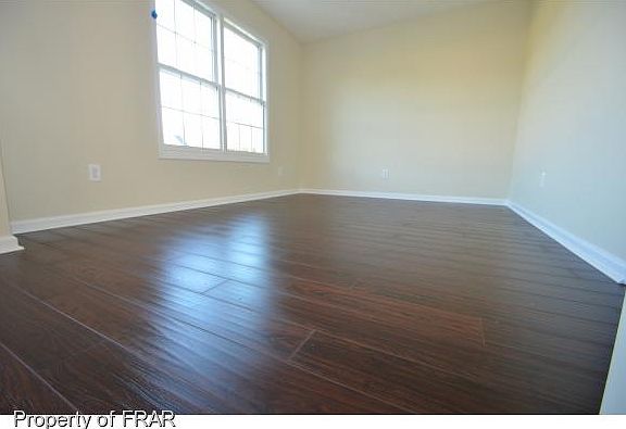 4th image of 136 Newport Ct