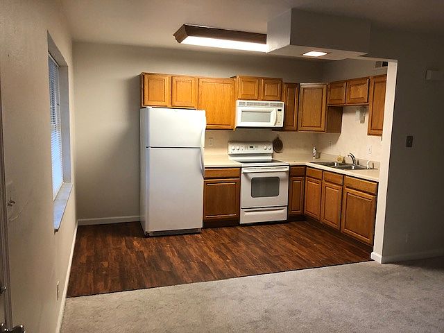 1st image of 30 Narcissus Dr APT 14