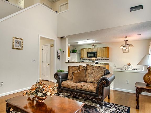 4th image of 3035 Binghampton Ln