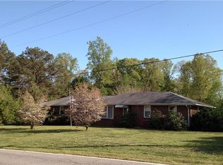 8701 Hickory Rd, South Chesterfield, VA 23803