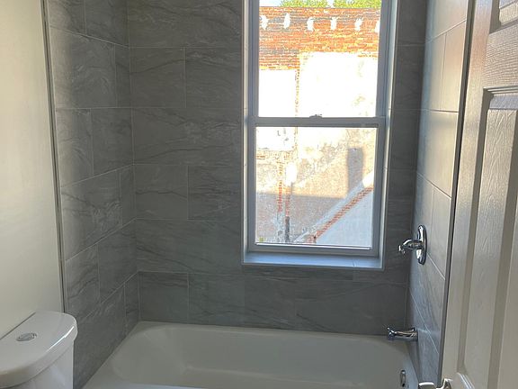 4th image of 1124 Lindley Ave #4