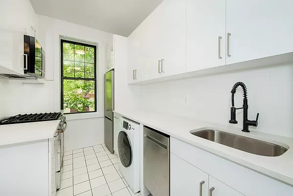 1st image of 419 16th St #6A