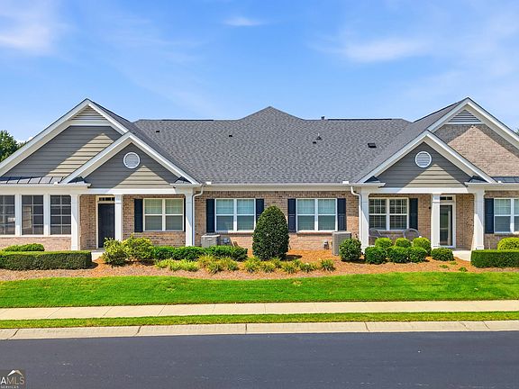 3rd image of 3580 Lindenridge Dr