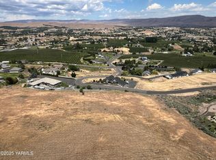 150 Marisa Hill Dr, Selah, WA 98942