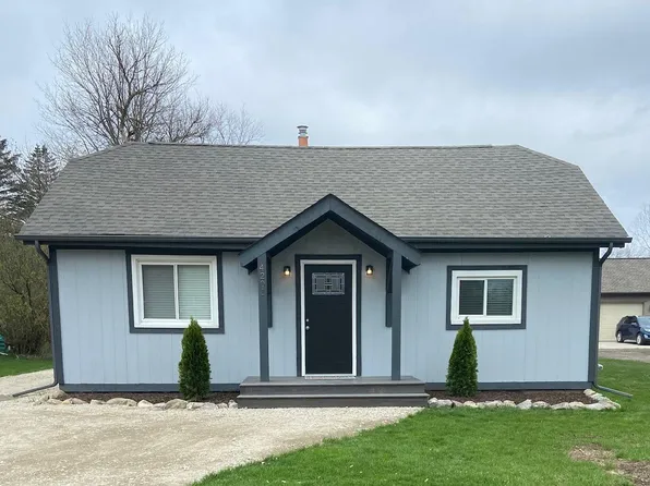 4201 Forest St, Leonard, MI 48367