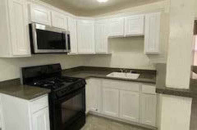 2nd image of 2614 N Los Altos Ave