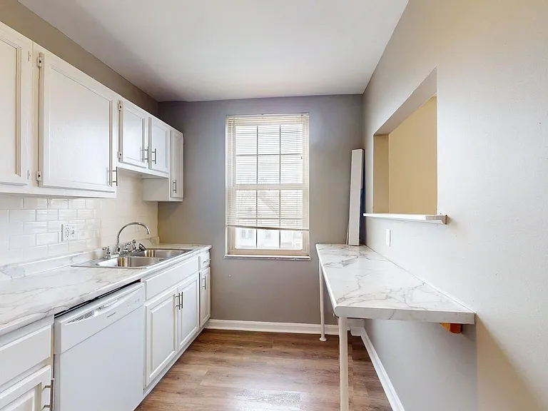 2550 Kemper Rd — Photo 13