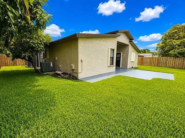 4683 NW 99th Ter — Photo 52