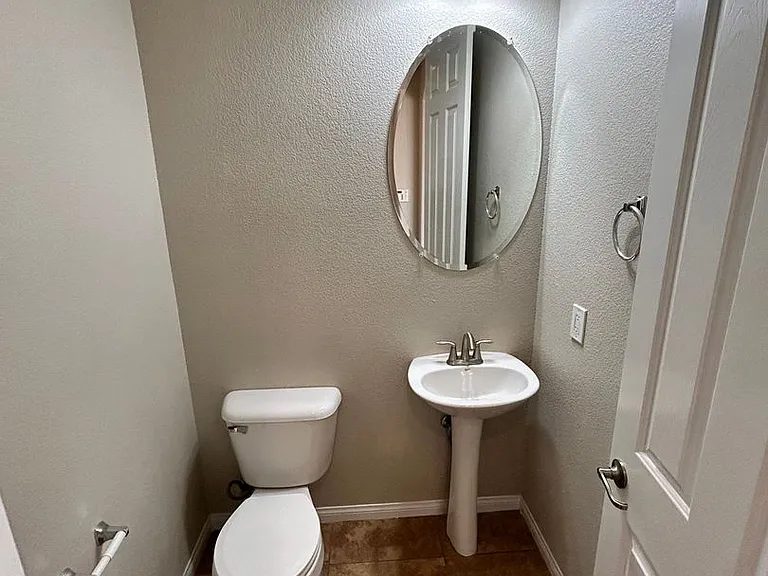 10743 Knickerbocker Ave — Photo 36