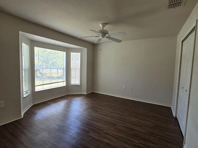1344 London Ave — Photo 5