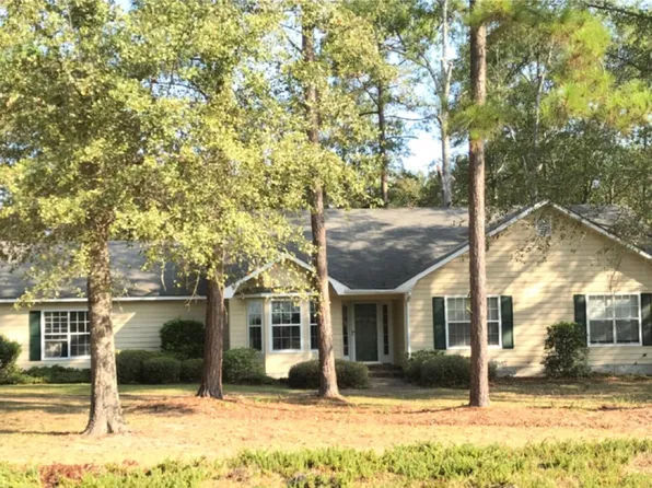 122 Patrick St, Swainsboro, GA 30401