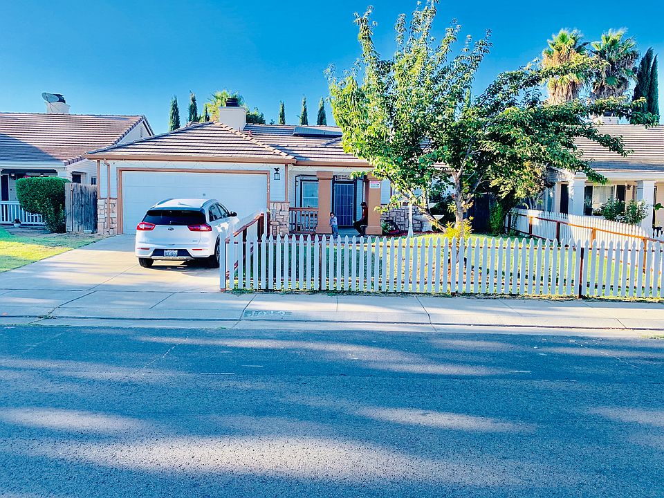 1st image of 1013 William Moss Blvd
