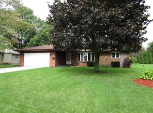 1116 W Bell Ave, Howards Grove, WI 53083