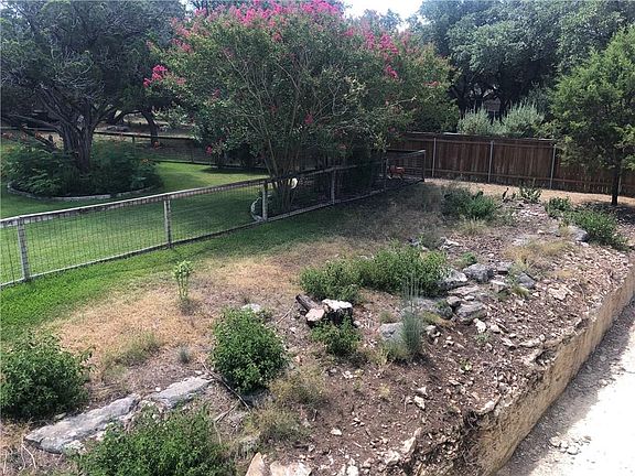 5th image of 605 Deckhouse Dr
