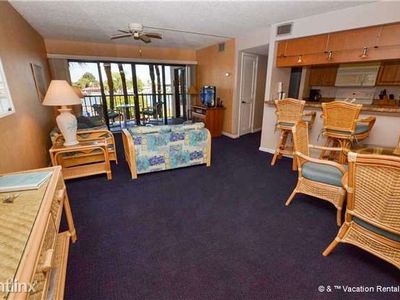 7537 Bayshore Dr APT 206, Treasure Island, FL, 33706