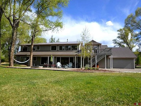 Beautiful waterfront with amazing views from the yard and balcony.