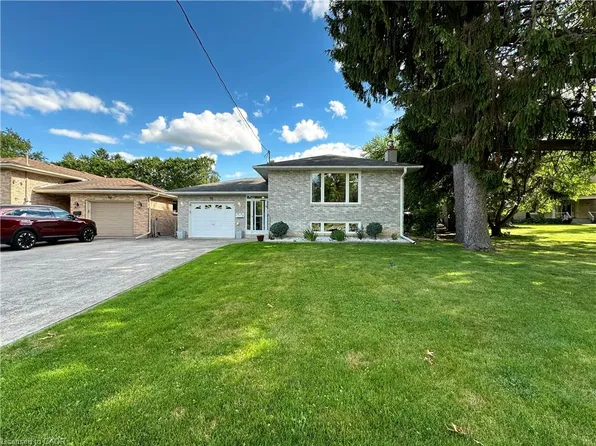 36 Oakhill Dr, Brantford, ON N3T 1R1