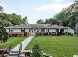 251 Bay Ave, Halesite, NY 11743