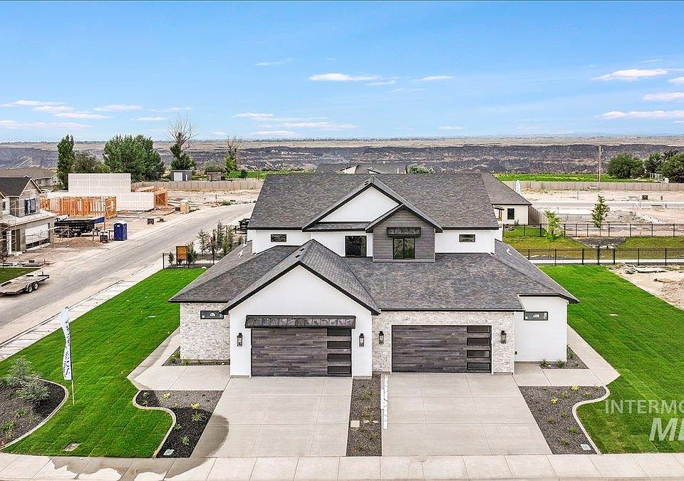 1st image of 525 Canyon Mist Dr