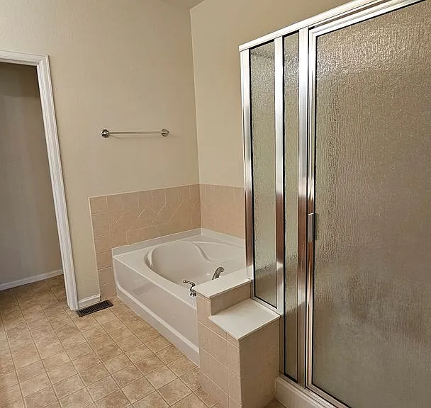13665 Stone Cir #101 — Photo 11