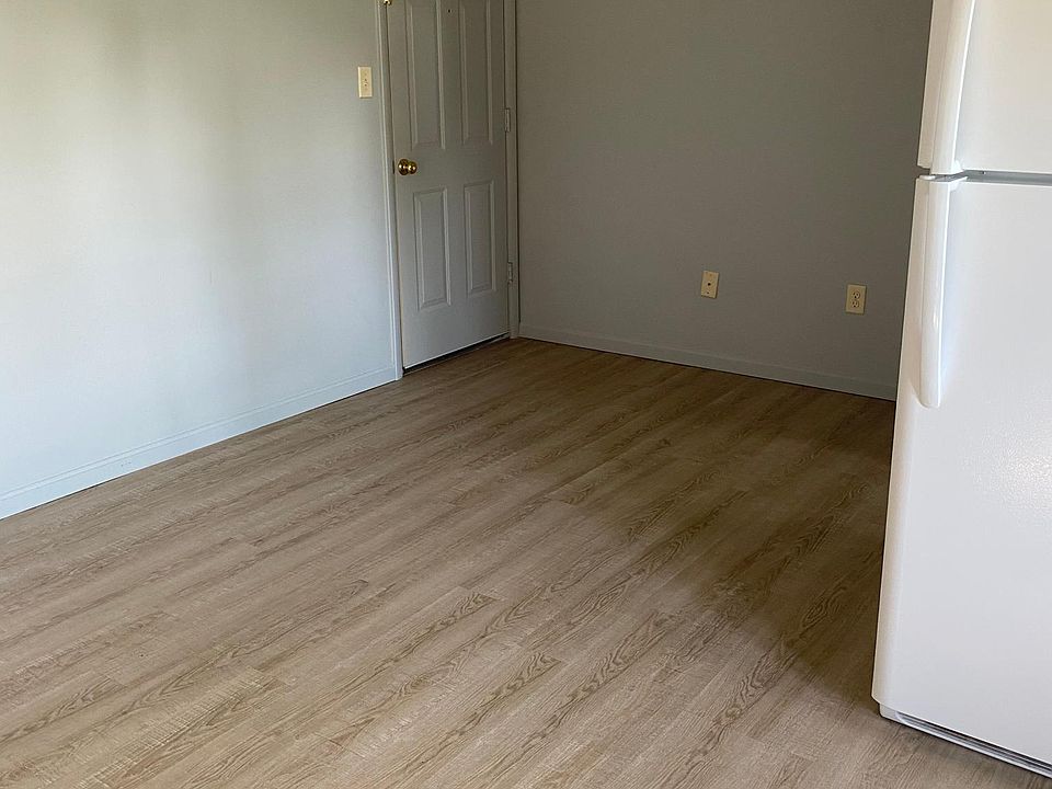 2nd image of 2084 W 4th St APT 15