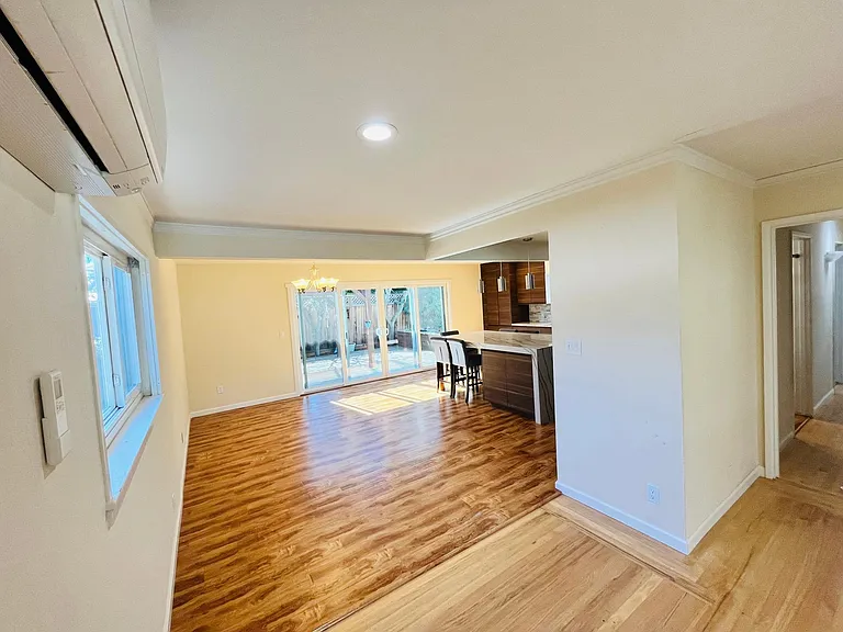 2356 Peachtree Ln — Photo 3