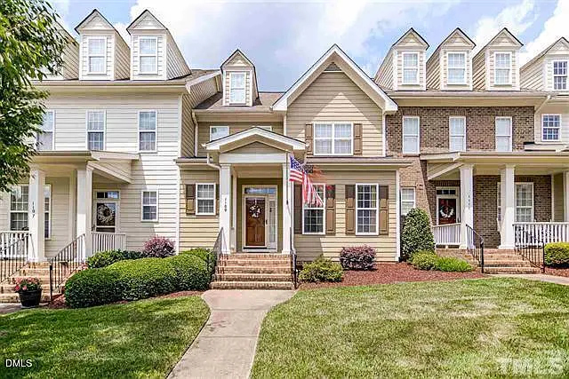 1109 Front Gate Ln