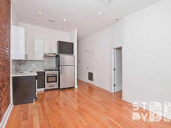 3rd image of 23 Halsey St APT 4