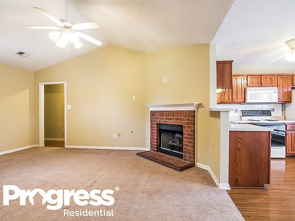 5th image of 1701 Sarah Ann Dr W