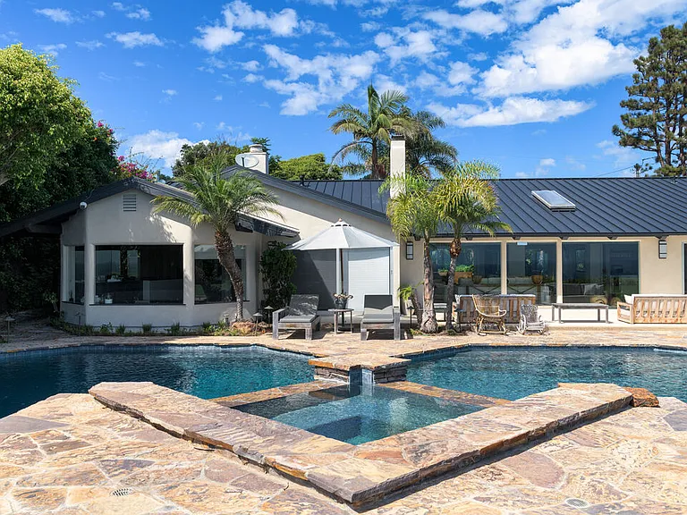 29020 Cliffside Dr — Photo 24