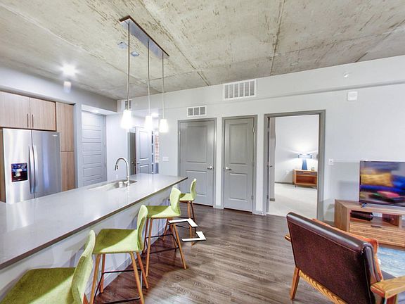 3rd image of 400 E 19th Ave #313