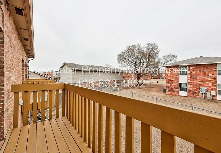 1911 Dover St #1911 — Photo 31