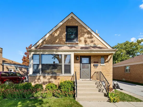 2928 W 98th St, Evergreen Park, IL 60805