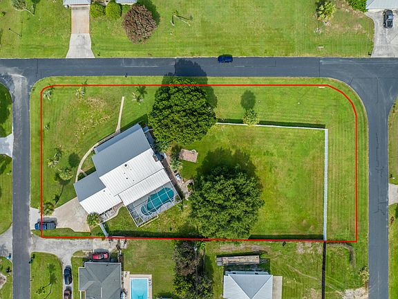 3rd image of 601 Dark Hammock Road