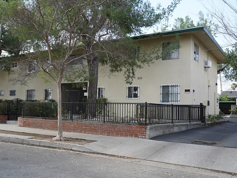 35 El Nido Ave #2 — Photo 17