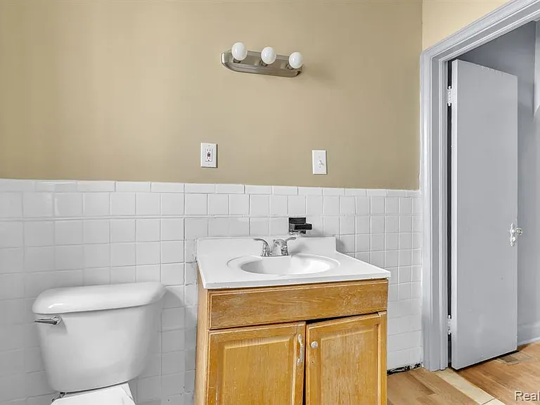 17701 Manderson Rd — Photo 28