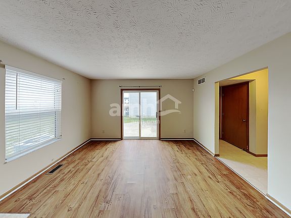 3rd image of 518 Dover Pond Dr