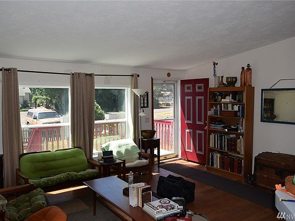 5th image of 674 Copalis Ave NE