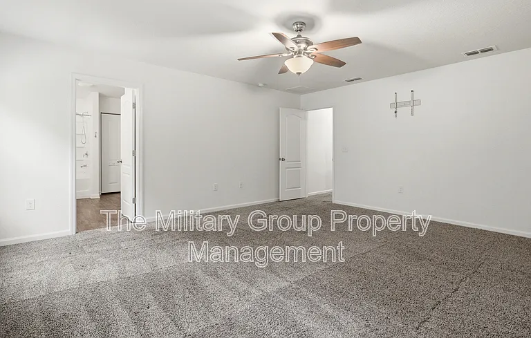 7814 Meadow Walk Ln — Photo 25