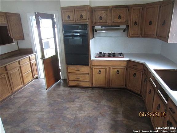 5th image of 410 Oriental Ave