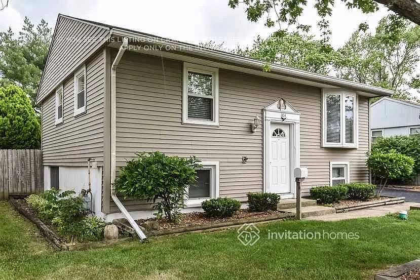 104 N Elm Ln Glenwood, IL 60425 — Photo 2