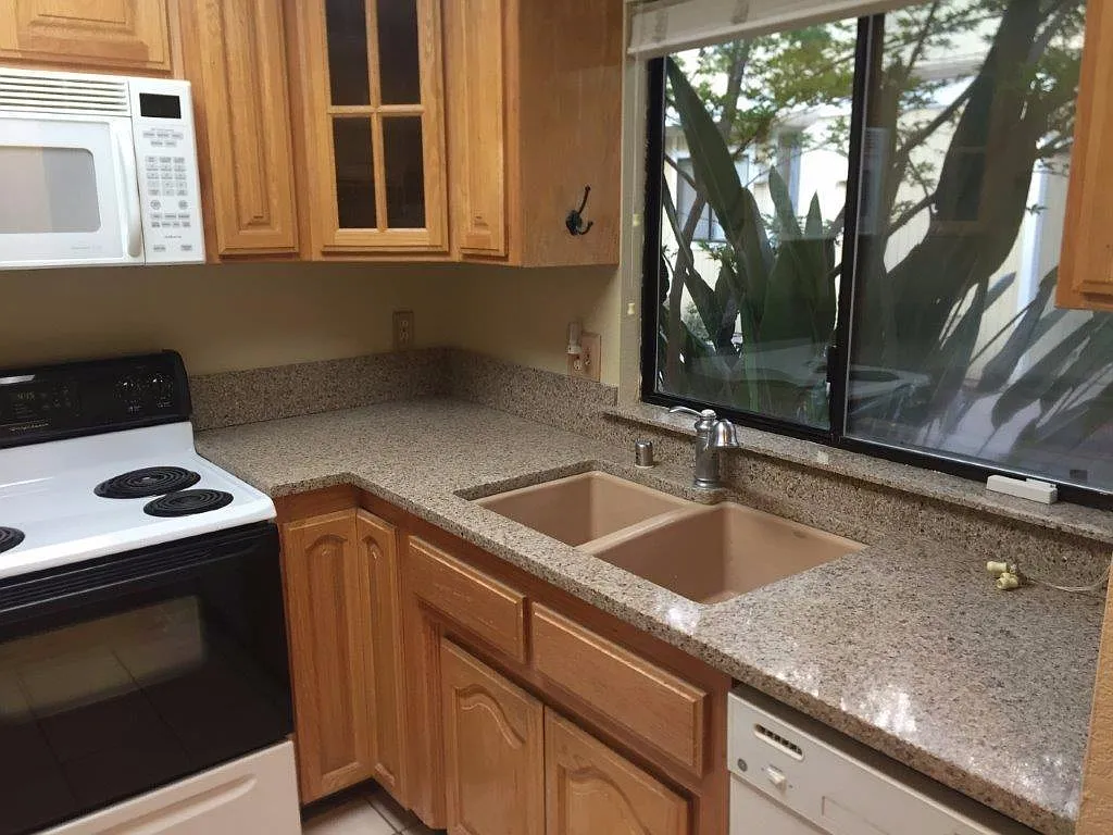2 bed, 1080 sqft, $1,700 — Photo 3