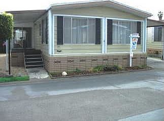 2nd image of 4425 Clares St Spc 75
