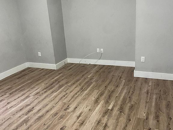 2nd image of 698 Chancellor Ave #304